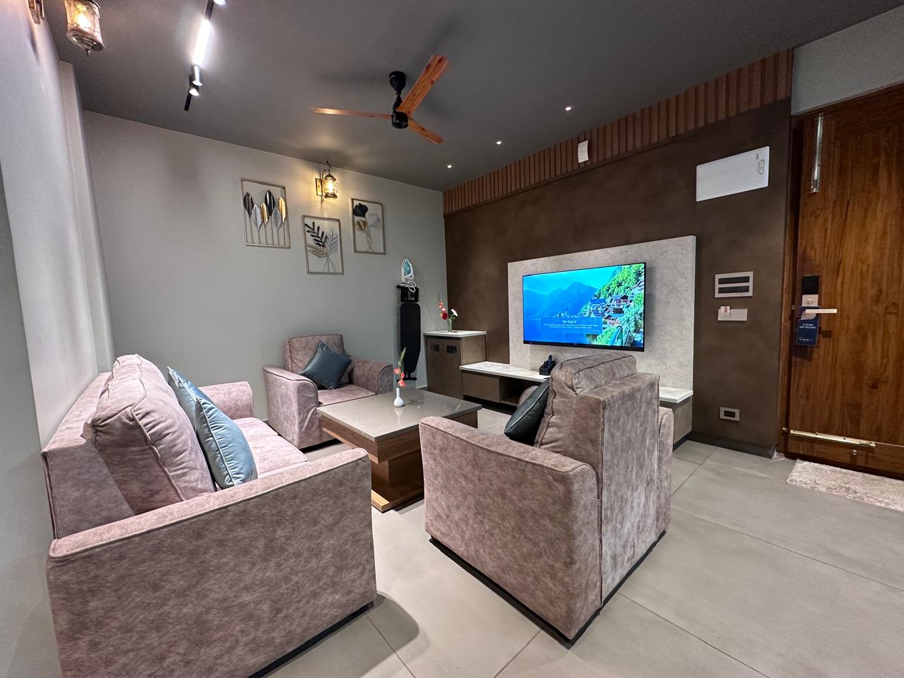 SScoconest Luxury Service Apartments - Tap to explore photos