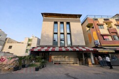 FabHotel Glory By Orha