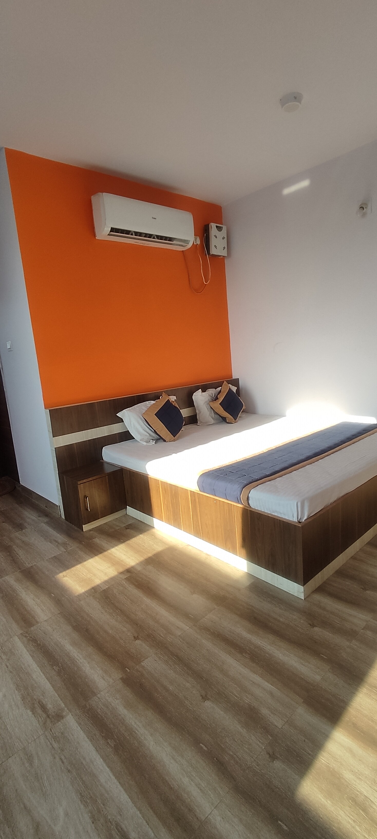 Hotel Ram Palace - Tap to explore photos