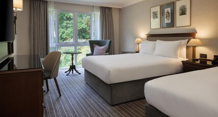 DoubleTree by Hilton Cheltenham Room Type - QUEEN FAMILY GUEST ROOM