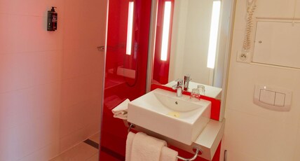 ibis Styles Saint-Brieuc Gare Centre Room Type - Standard room with 1 double bed
