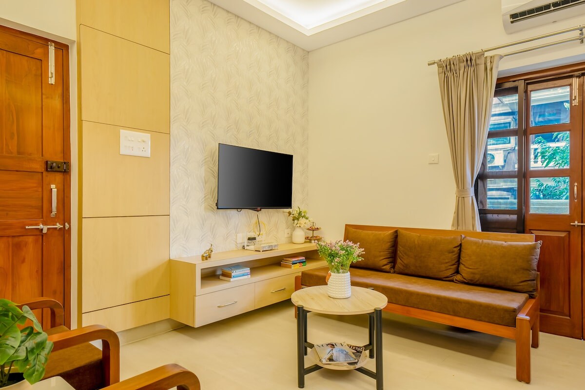 Staymaster Zuno 2BR in Candolim Pool - Tap to explore photos