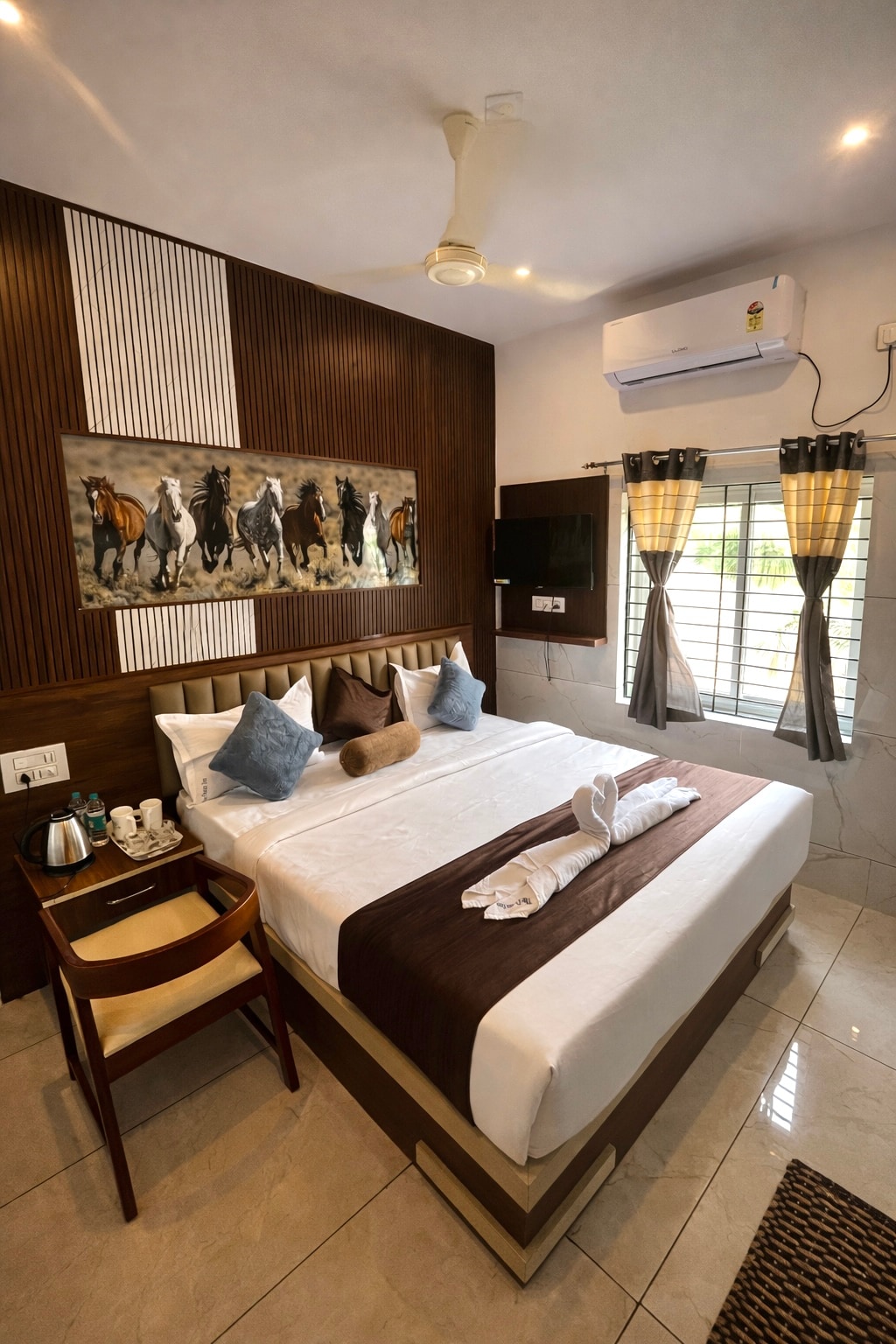 The Ocean Inn Luxury Stay - Tap to explore photos