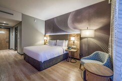 Radisson Hotel and Convention Centre OR Tambo Airport