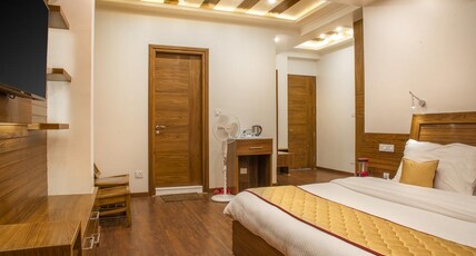The White Haven Homestay I Rooms & Kitchen Room Type - Superior Room
