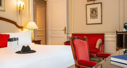 Hotel de la Cite Carcassonne - MGallery Collection Room Type - Suite - one double bed and one single sofa bed Hotel de la Cite Carcassonne - MGallery Collection Room Type - Suite - one double bed and one single sofa bed