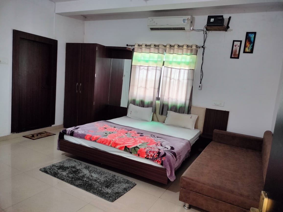 Skyline Resort - Tap to explore photos