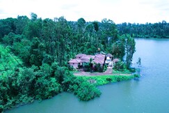 Walnut Peaceful Estate Stay