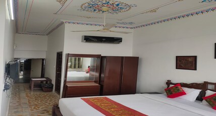 Hotel Darbargarh- A Lake View Hotel Room Type - Partial Lake View Room