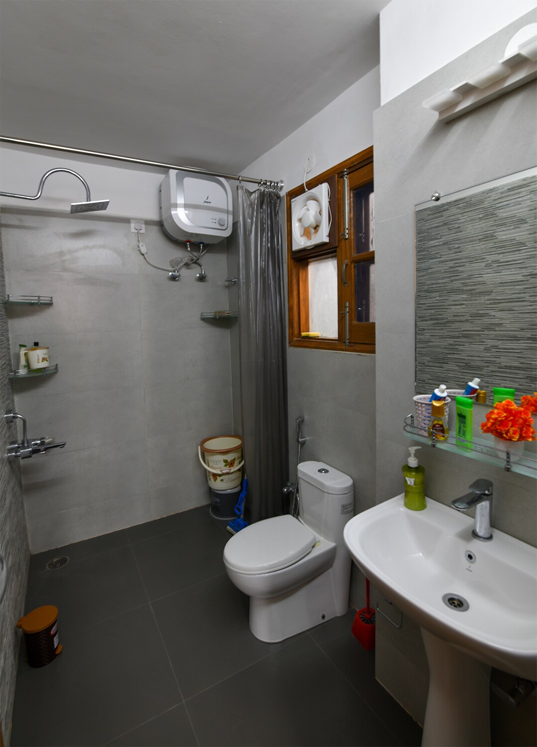 Cloud 9 Bed n Breakfast - Tap to explore photos