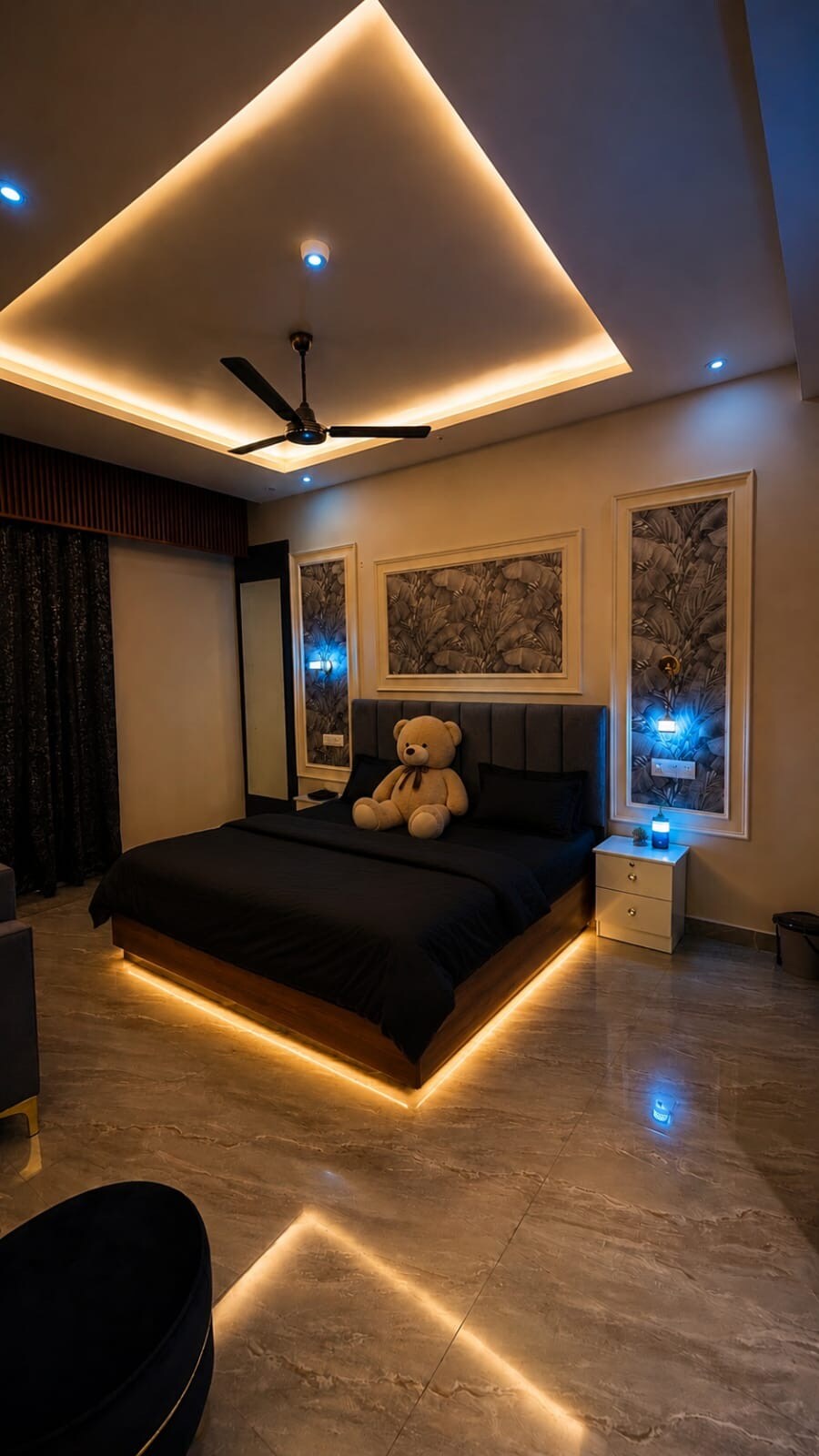 Vistara Stay With balcony Gaur City Centre - Tap to explore photos