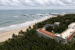 White Wharf Beach Resort Morjim