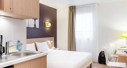 Aparthotel Adagio access Paris Clichy Room Type - Studio for 2 people with a double bed Aparthotel Adagio access Paris Clichy Room Type - Studio for 2 people with a double bed