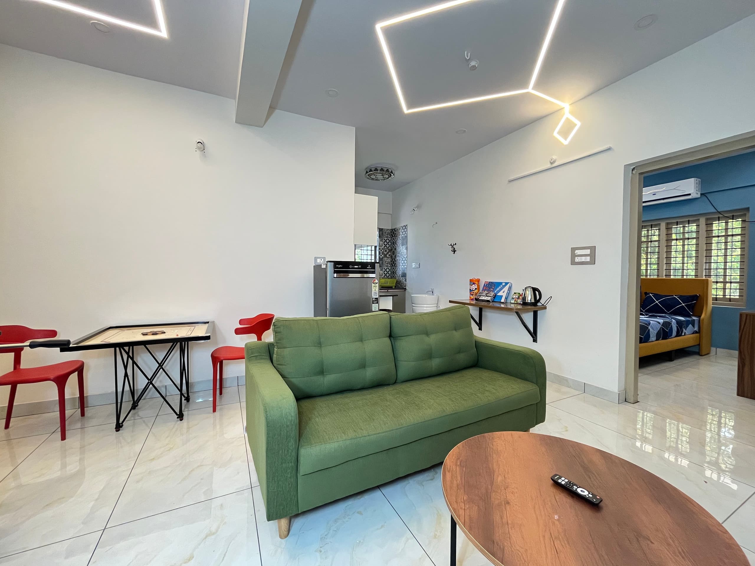 VAR Jade Haus 2 AC 3BHK 5 Min to Beach Foosball - Tap to explore photos