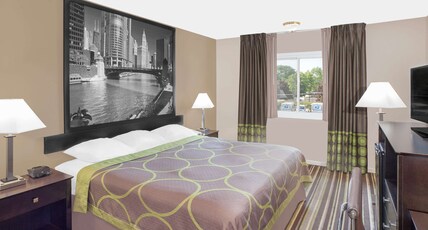 Super 8 by Wyndham Morton Grove/Chicago Room Type - 1 King Bed, Non-Smoking