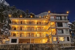 Crown Plaza Hotel and Cafe