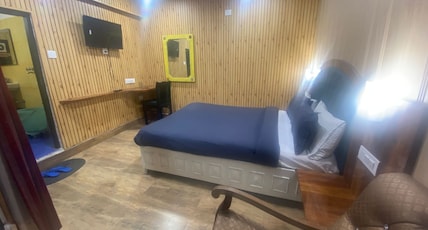 Hotel 24(new bharat) walkable distance from Mall Road Room Type - 205 Standard room