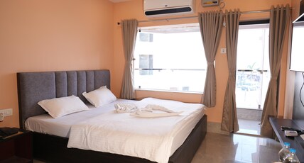Hotel Sagar Priya Room Type - Deluxe Pool View