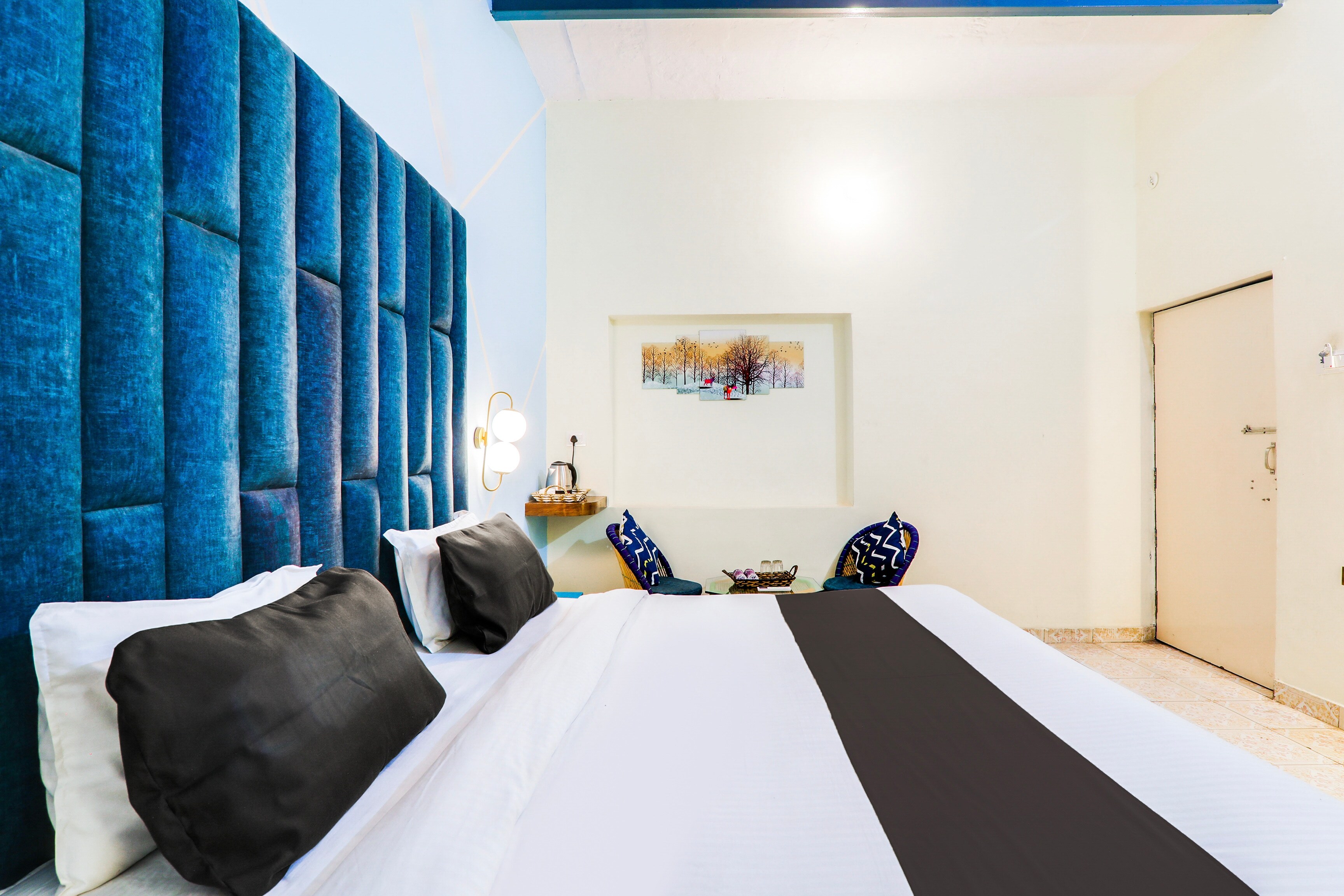 Hotel O Shree Hotel Mriduni - Tap to explore photos