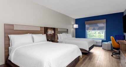 Holiday Inn Express & Suites MACCLENNY Room Type - 2 Queen Standard Communication Mobility Accessible Tub Holiday Inn Express & Suites MACCLENNY Room Type - 2 Queen Standard Communication Mobility Accessible Tub
