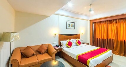 Hotel Swarna Palace Room Type - Deluxe Room