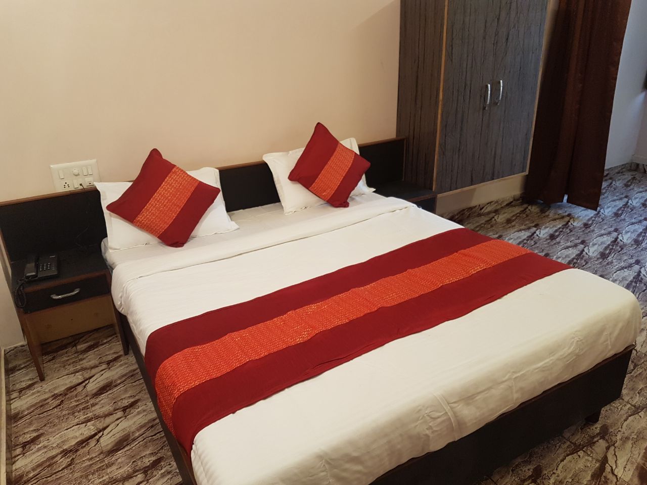 Hotel Punjab - Tap to explore photos
