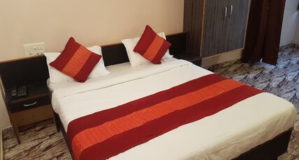 Hotel Punjab Room Type - Deluxe Room Special Package