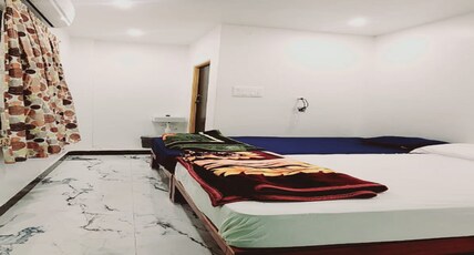 Minnal Residency Thirunallar Room Type - Family Room