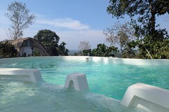 Earths Embrace | 2 Room Cabin with Pool