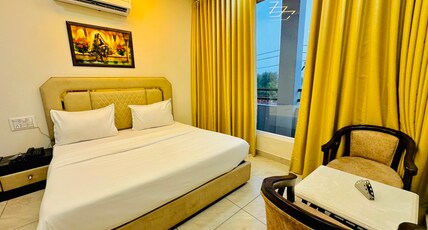 New Hill View Room Type - Deluxe Room