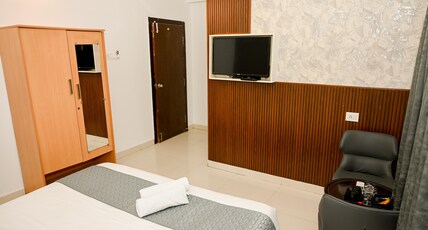 Bee Oak Room Type - Superior Room king bed