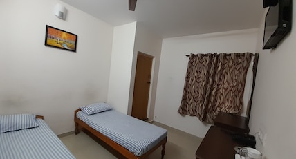 SUPREME RESIDENCY Room Type - DELUXE DOUBLE NON AC SUPREME RESIDENCY Room Type - DELUXE DOUBLE NON AC