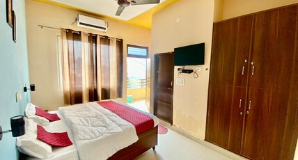 Cohouse Guest House Room Type - Deluxe Room