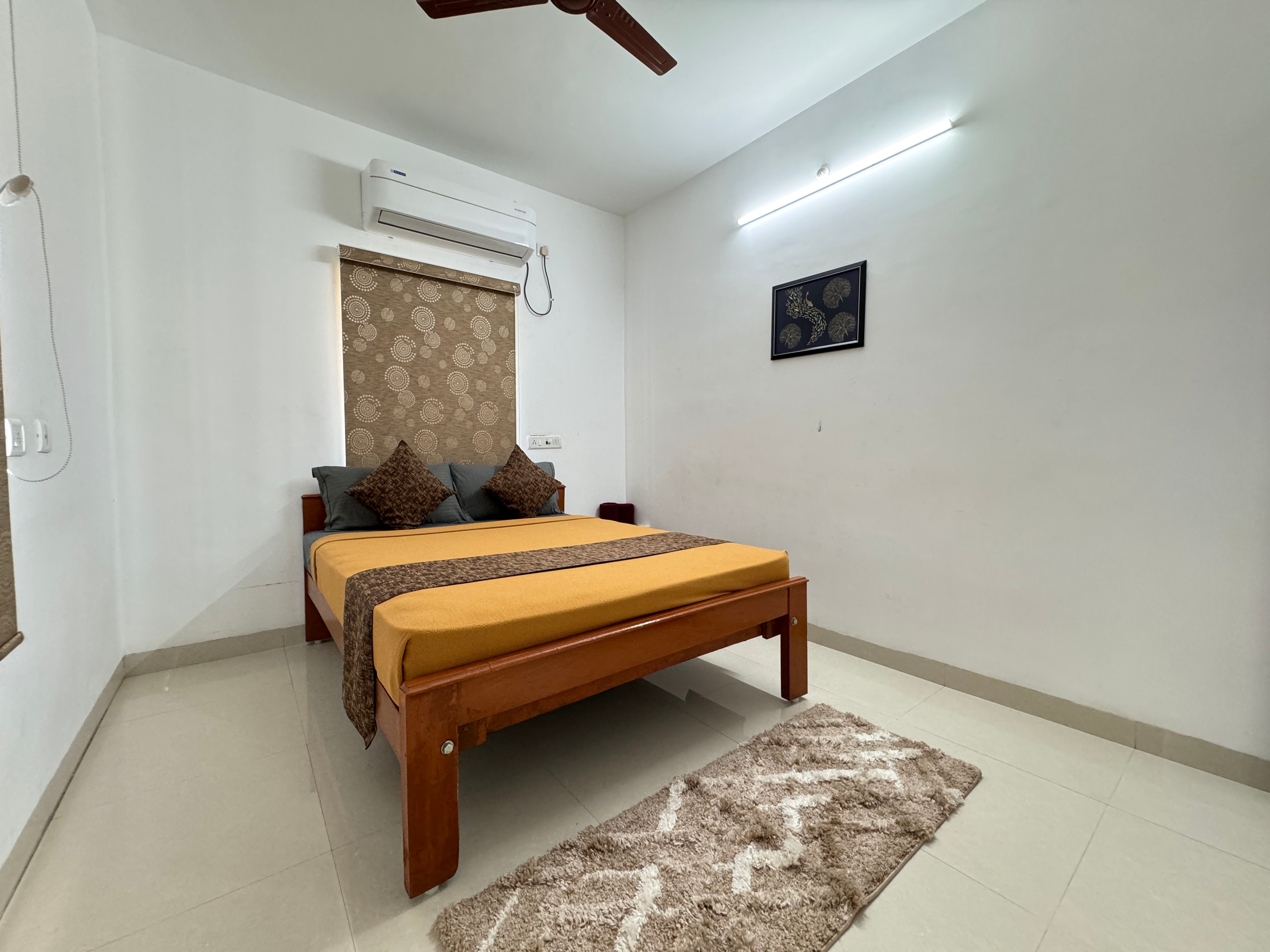 Royal Beach Service Apartment - Tap to explore photos
