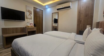 The Neeraj Ganga Paradise With Ganga View Room Type - Deluxe Room With Ganga View