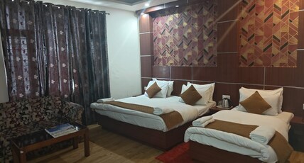 Hotel Jagdish Residency @ 2 mins drive to Railway Station Room Type - Family Suite 3 Bed Ac Hotel Jagdish Residency @ 2 mins drive to Railway Station Room Type - Family Suite 3 Bed Ac