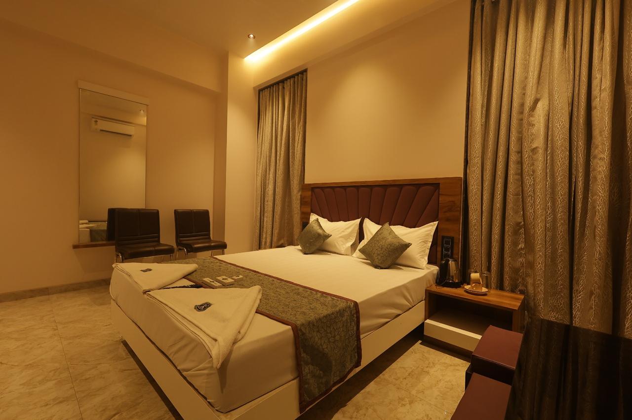 Sea Pearl Retreat by iLiF Hotels - Tap to explore photos