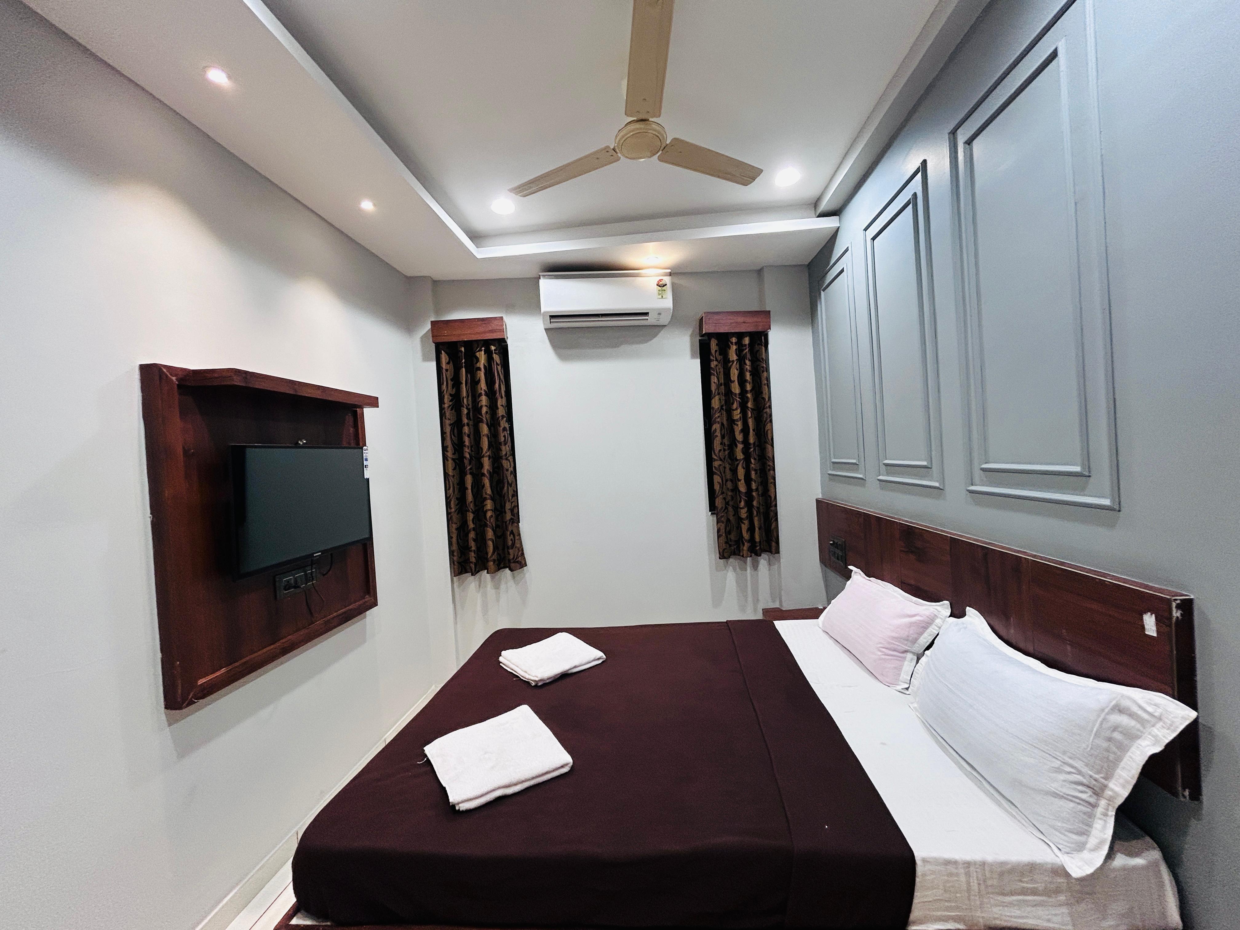 Hotel Majestic, Kolhapur - Tap to explore photos