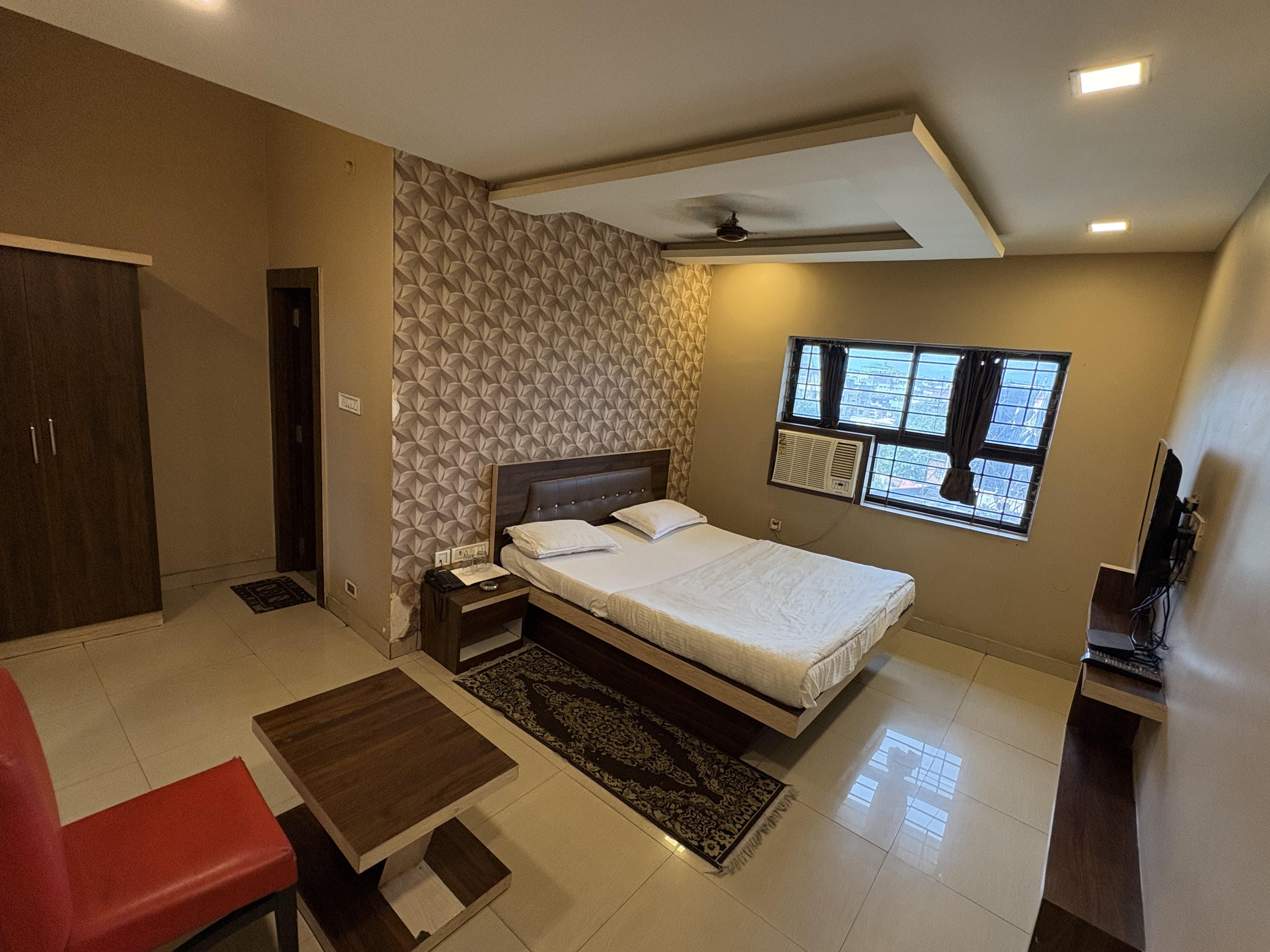 HOTEL AURELIA HEIGHTS - Tap to explore photos