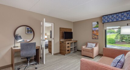Hampton Inn Harrisburg-East/Hershey Room Type - 1 QN SUITE SOFABED NONSMOK