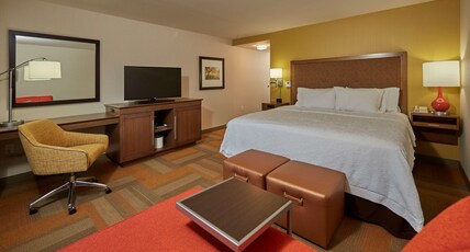 Hampton Inn & Suites by Hilton Hood River Room Type - 1 KNG ACCESSIBLE TUB NS