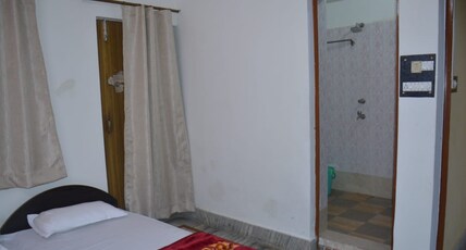 Old Yogi Lodge Room Type - Standard Non-AC