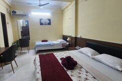 Hotel Roys