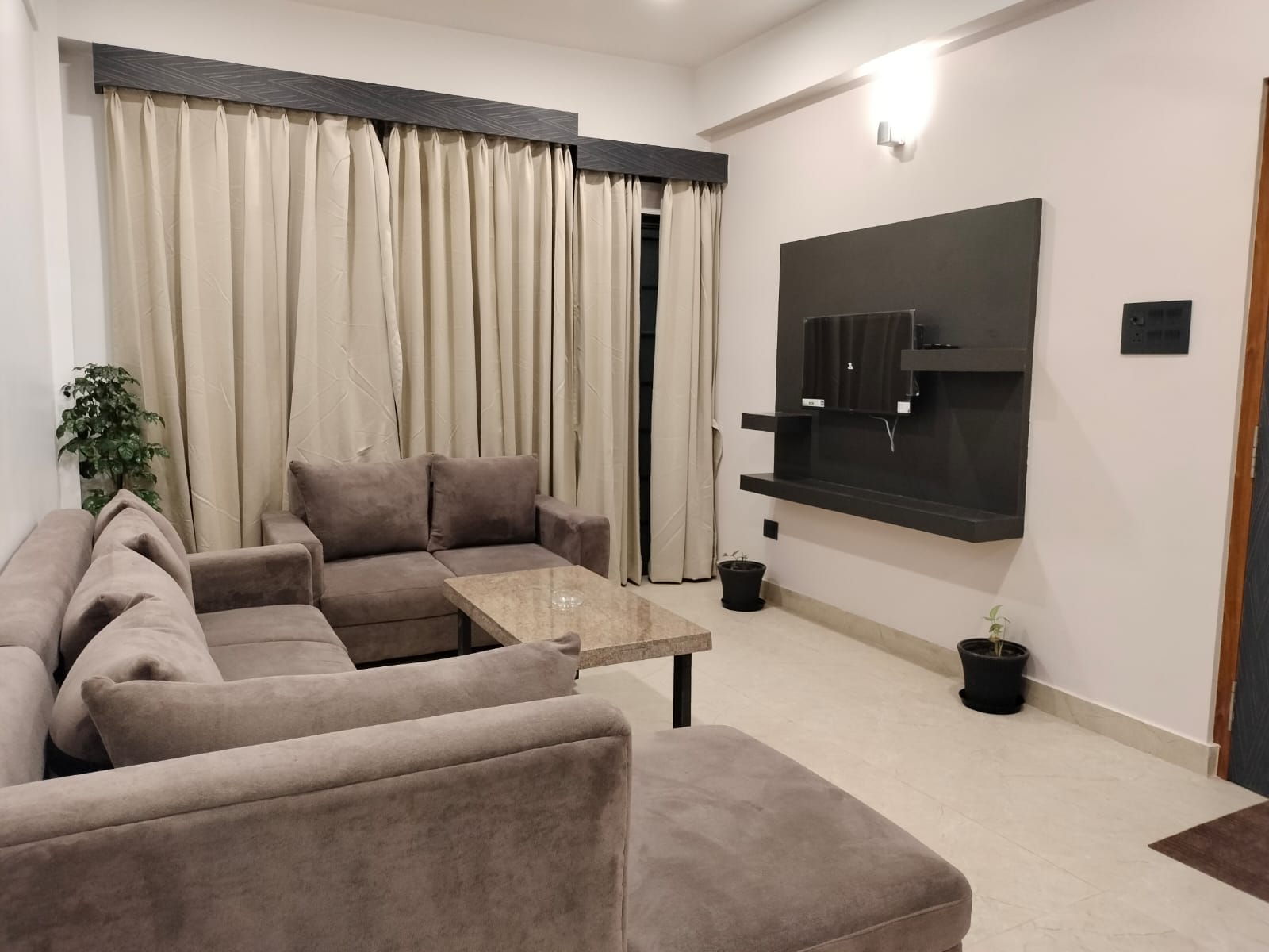 Arkay's Boutique Homestay - Tap to explore photos