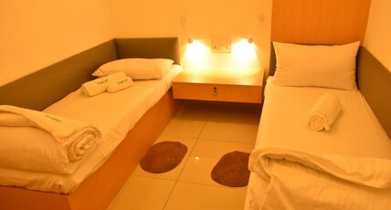 FRESHUP Room Type - DOUBLE ROOM WITH COMMON WASHROOM