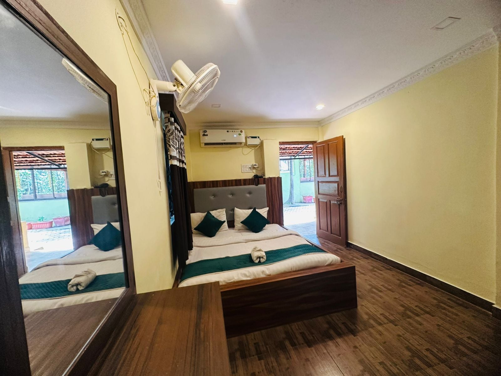 Goa Holiday Resort - Tap to explore photos