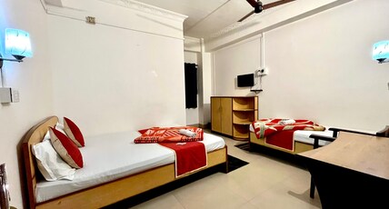 NEW HOTEL RHINO Room Type - Triple Bed Semi Deluxe  (NON AC)