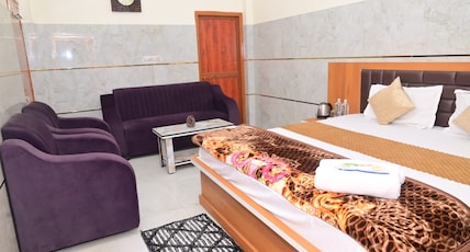 Paramjyoti Home Stay Near Ram Mandir ayodhya Room Type - Deluxe Room (2 Adults + 1 Child)