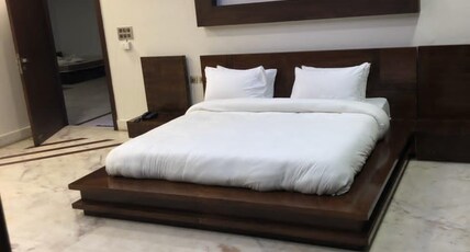 The King's Night Hotel Room Type - Standard Room