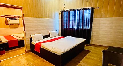 Shri Mudgal Rishi Dham Room Type - Premium Family Suite Room